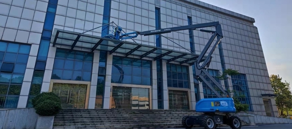 esbas-organize-makasli-eklemli-manlift